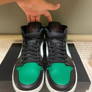 Jordan 1 Mid